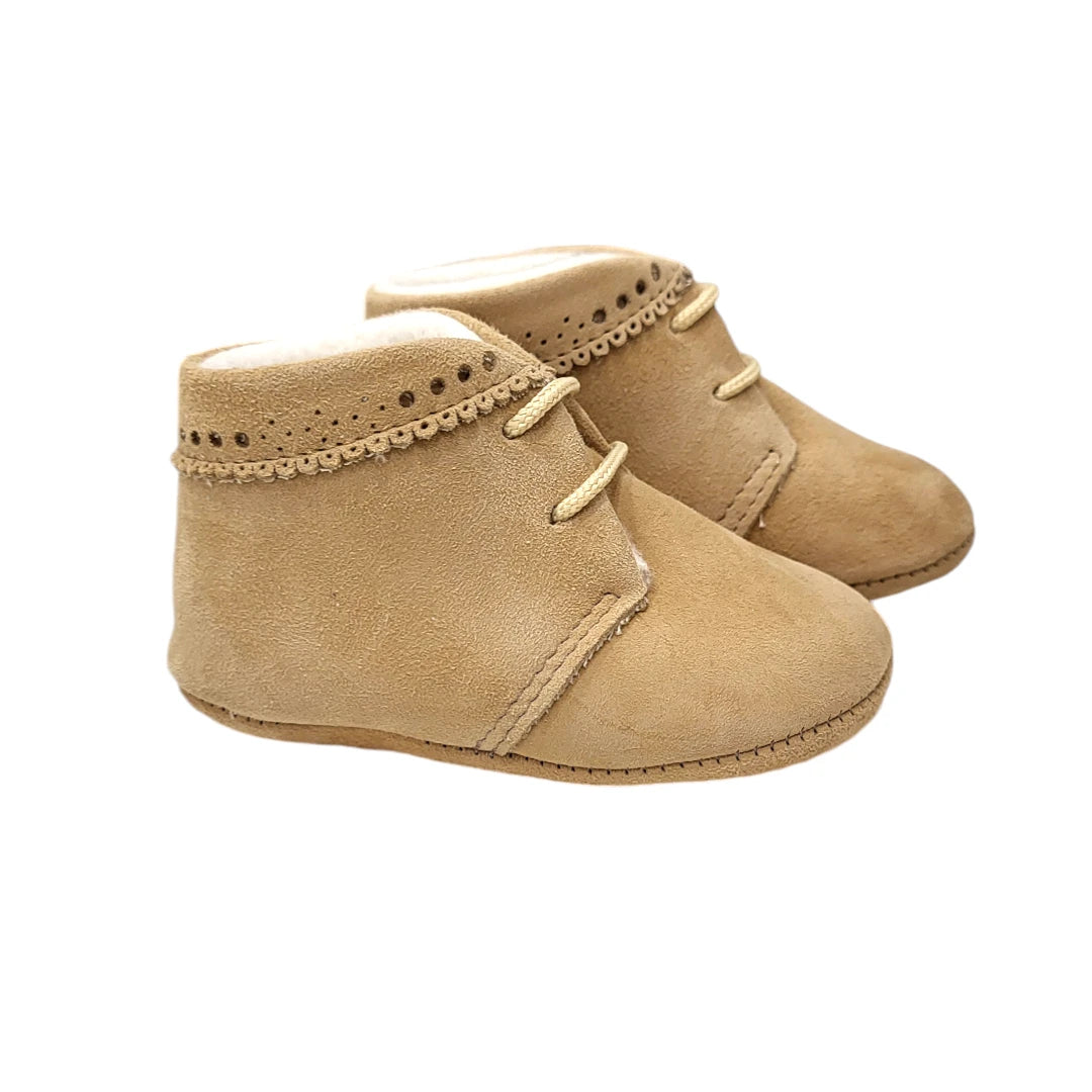 Blucher bebé de piel ante con cordones