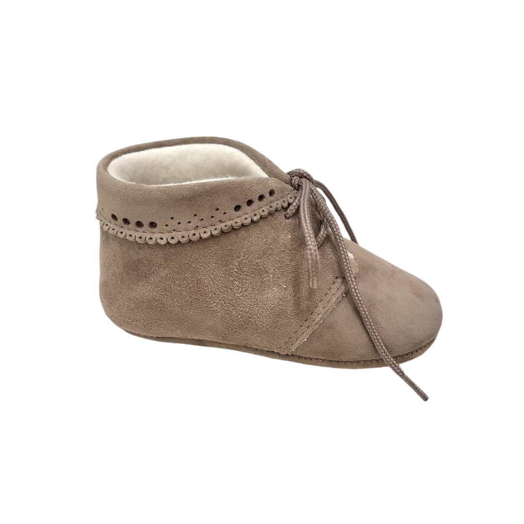 Blucher bebé de piel ante con cordones