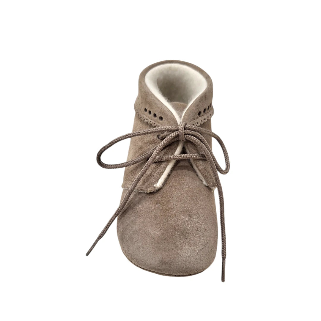 Blucher bebé de piel ante con cordones