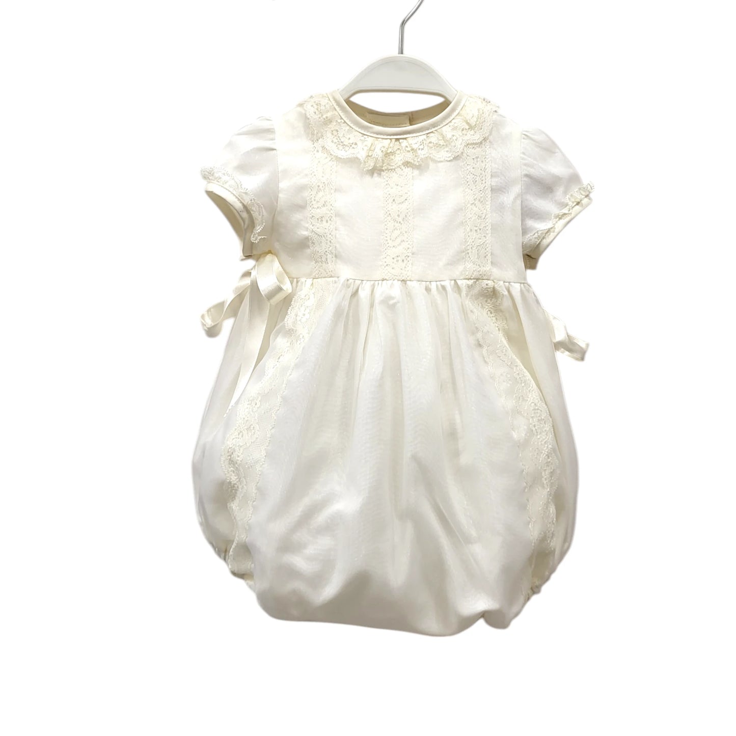 Pelele de bautizo con capota en tejido organza `Modelo Nácar´