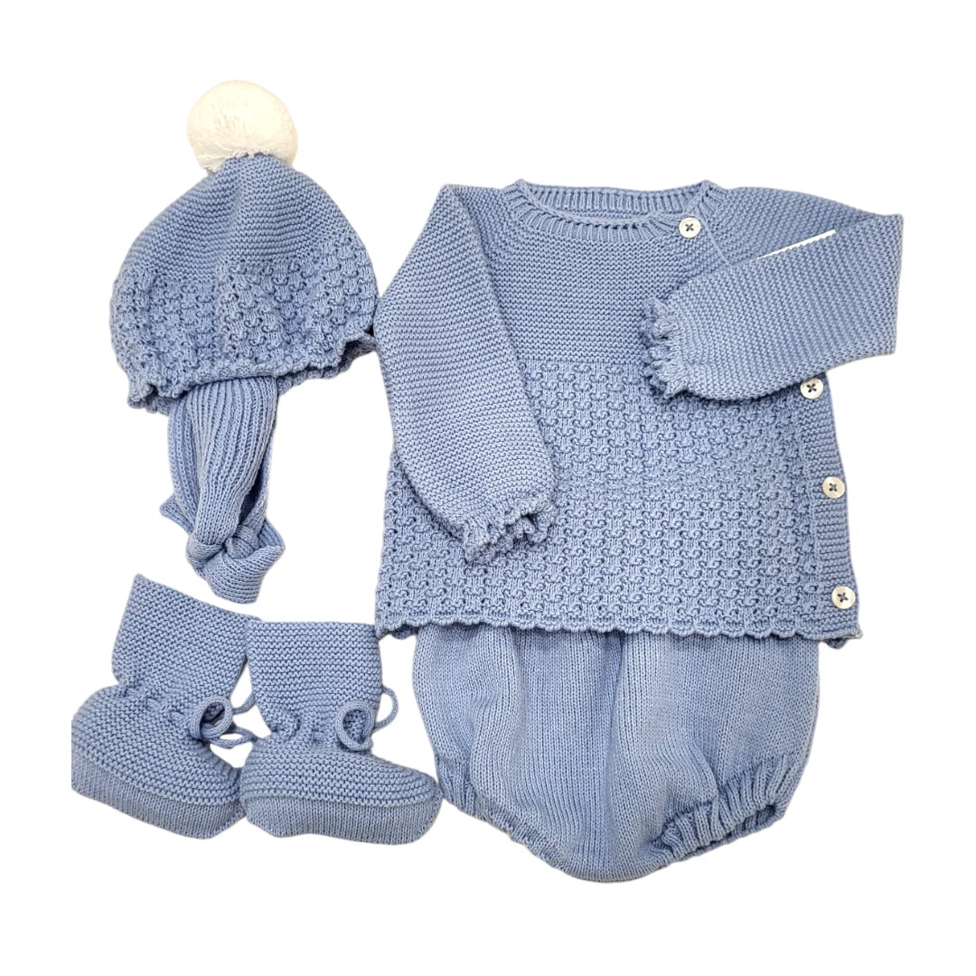 Conjunto de 4 piezas jubón, culotte, capota y patucos altos "Enternecer"