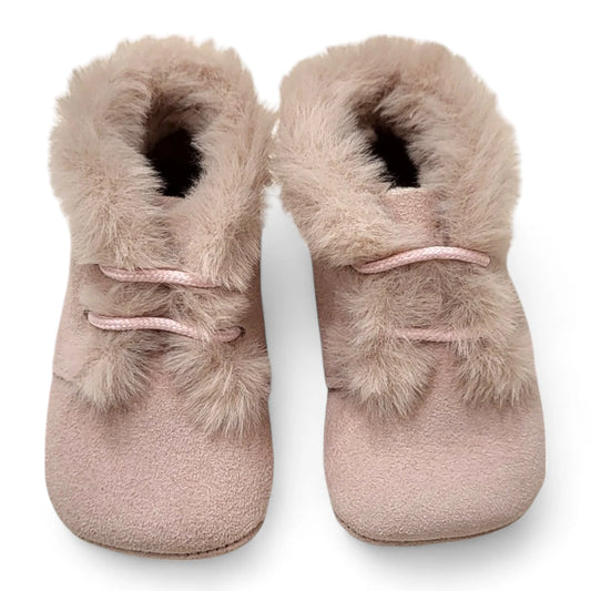 Blucher bebé de ante con cordones y pelito.
