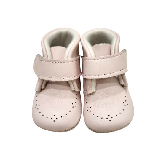 Botita de piel con sujeción velcro piel napa rosa bebé