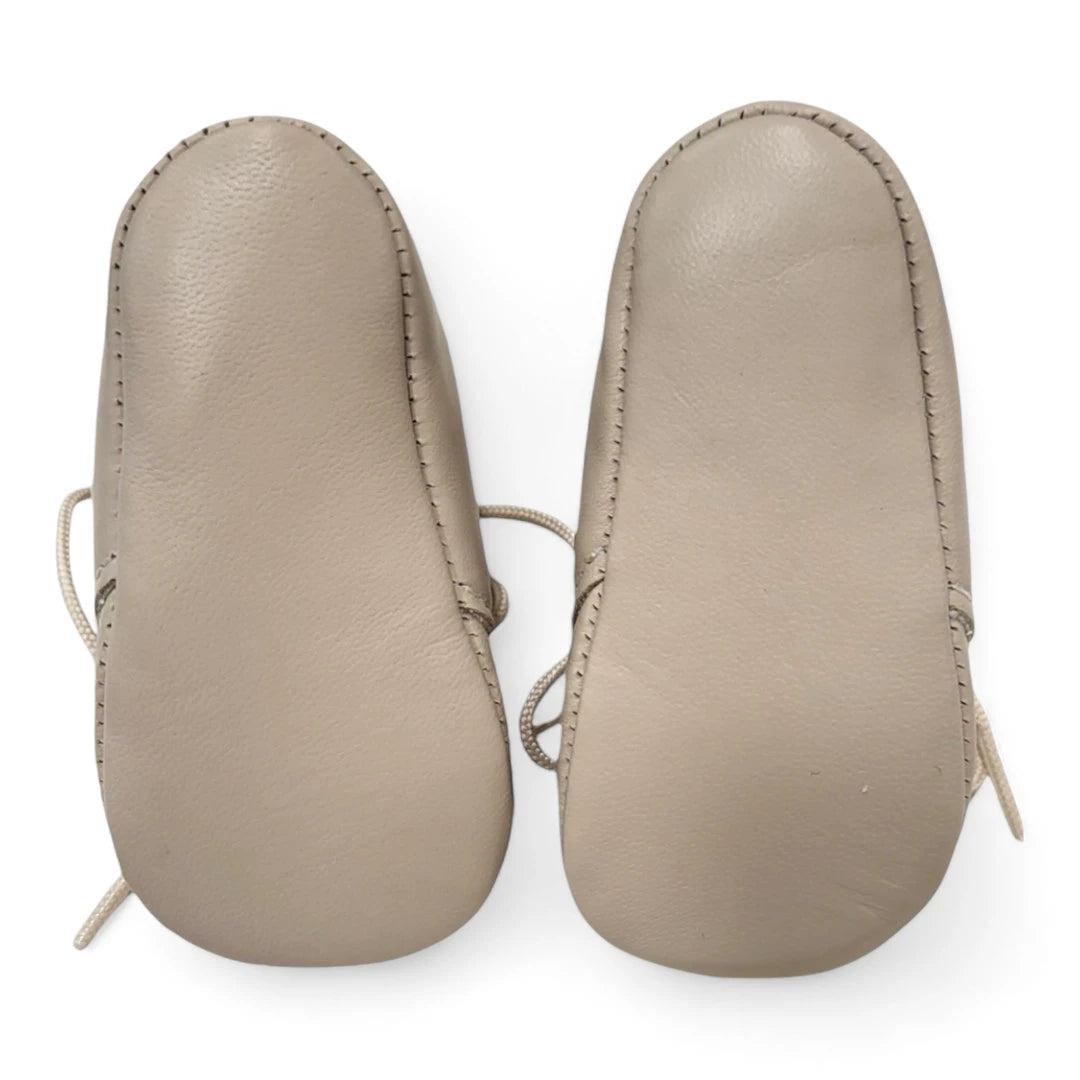 Blucher bebé unisex de piel con cordones y pelito cuello